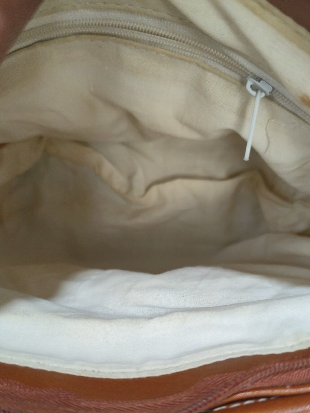 Dooney & Bourke White Pebbled Leather Crossbody with Brown Trim - Picture 11 of 12